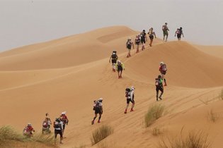 [фото] Самый сложный в мире Песчаный марафон в Сахаре