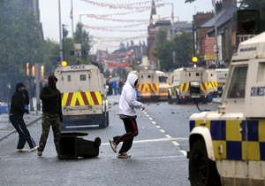 В Белфасте произошли столкновения между католиками и протестантами